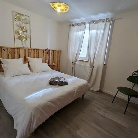 Gite Au Bord Du Lac Avec Spa, Aire De Jeux, Baby-foot Et Proche De La Nature Et D'epinal. - Fr-1-589-630 *