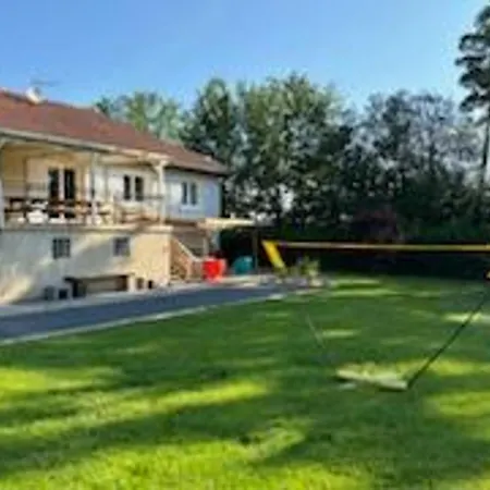 Сasa de vacaciones Gite Au Bord Du Lac Avec Spa, Aire De Jeux, Baby-foot Et Proche De La Nature Et D'epinal. - Fr-1-589-630 Chaumousey