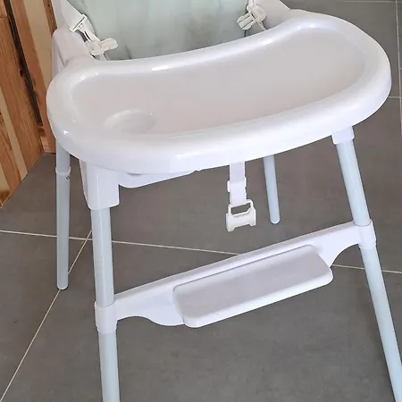 Gite Au Bord Du Lac Avec Spa, Aire De Jeux, Baby-foot Et Proche De La Nature Et D'epinal. - Fr-1-589-630 *